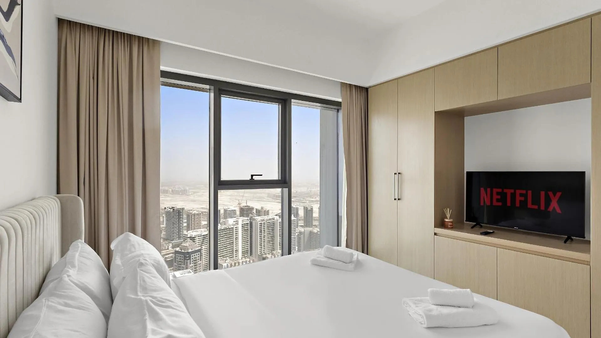 Vayk - Stylish 1 Bd In Downtown , Near Dubai Mall 0*,  United Arab Emirates